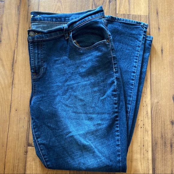 Old Navy Women’s Jeans - Picture 1 of 6